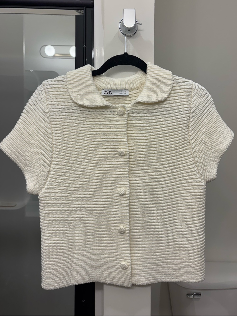 Zara Cream Short-Sleeve Knit Button-Up Top